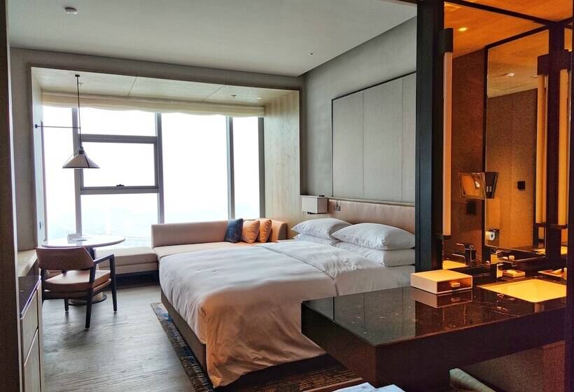 Номер Deluxe, Courtyard By Marriott Luoyang