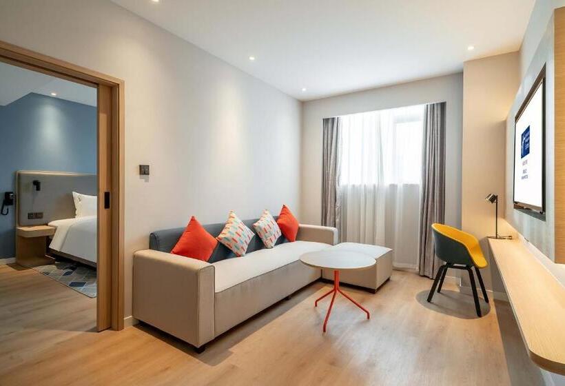 Люкс Кровать Кинг, Holiday Inn Express Jinan Airport Zone, An Ihg