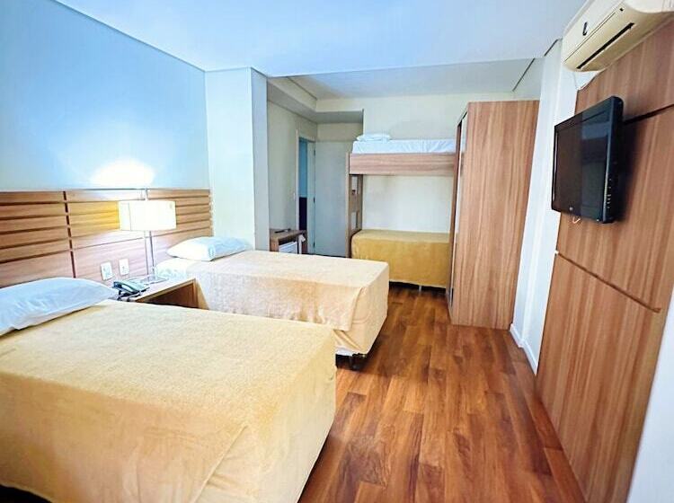 4인용 스탠다드 룸, Umbu Hotel Porto Alegre   Centro Histórico   Prox Aeroporto 15min