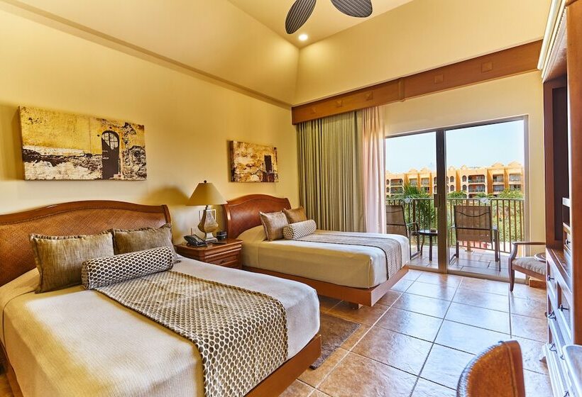 デラックスジュニアスイート, The Royal Haciendas Resort & Spa