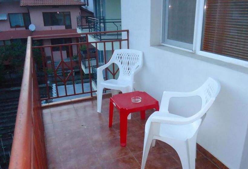 Standard Triple Room with Terrace, Matev