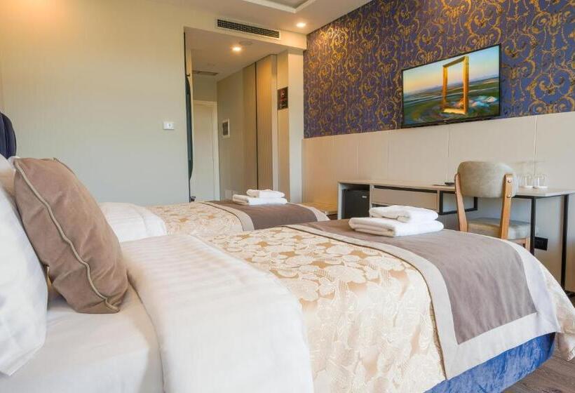标准间, Royal East Resort