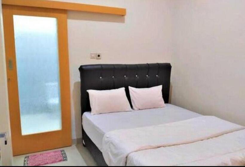 디럭스 룸, Wisma Maestro Toraja Mitra Reddoorz
