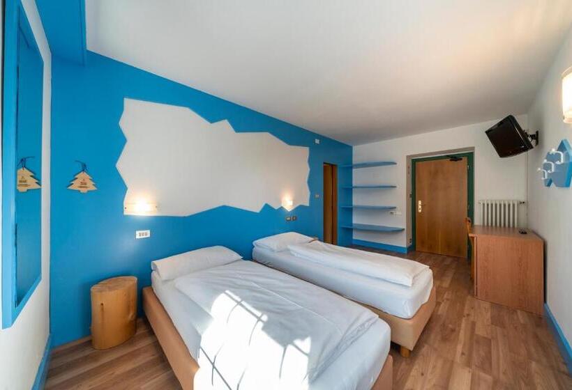 اتاق خانوادگی, Mytime Hotels Savoy