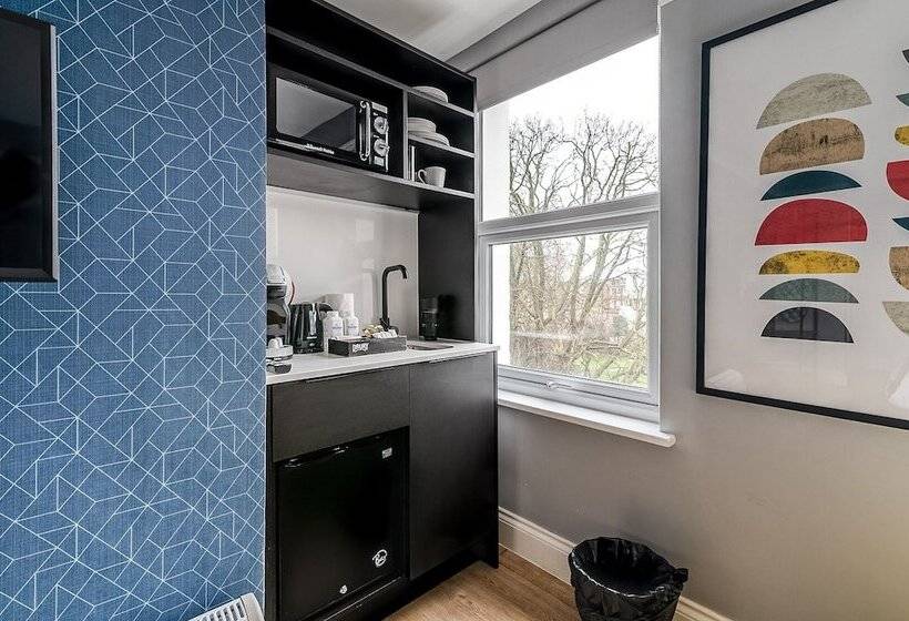 Семейный Номер, Kensington Rooms   Warwick Road