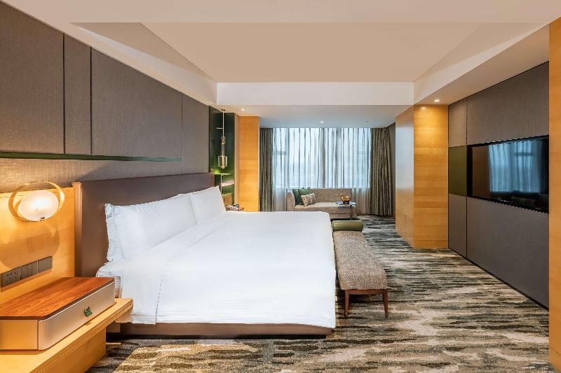 Люкс Повышенной Комфортности, Hilton Shanghai Hongqiao