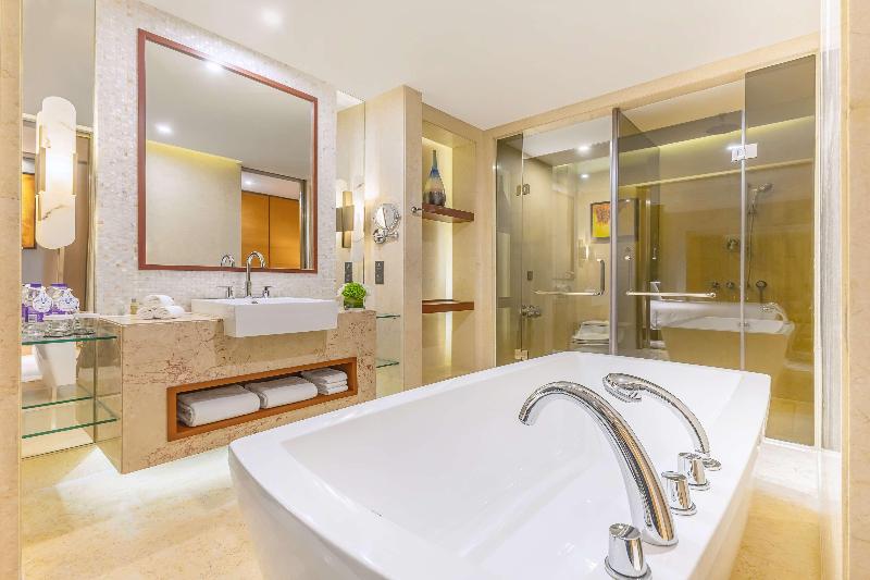 Номер Executive Кровать Кинг, Hilton Shanghai Hongqiao