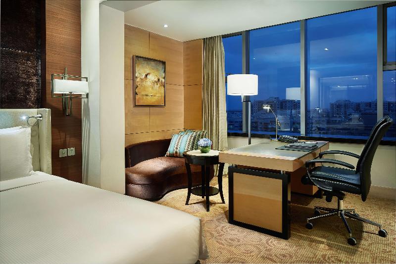 Номер Deluxe, Hilton Shanghai Hongqiao