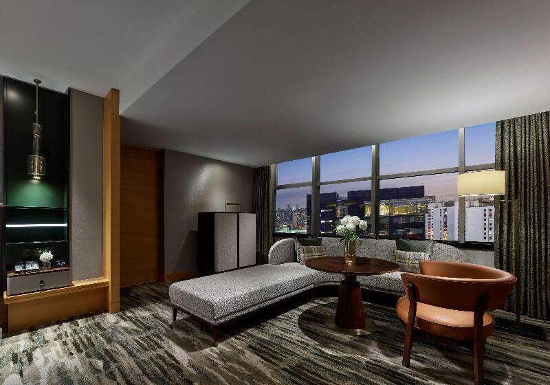 Полулюкс, Hilton Shanghai Hongqiao