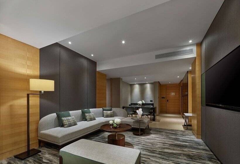 Люкс Повышенной Комфортности, Hilton Shanghai Hongqiao