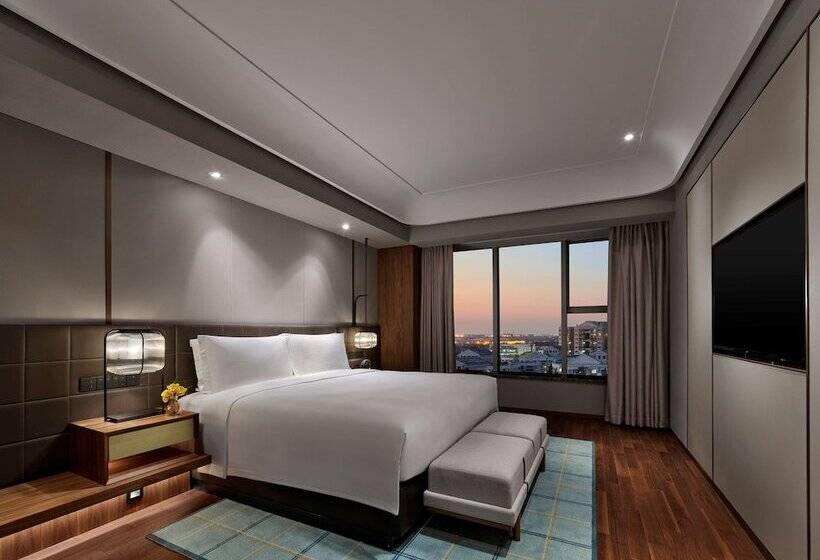 Люкс Ejecutiva 2 Спальни, Hilton Shanghai Hongqiao