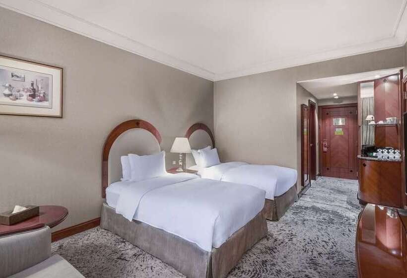 Номер Deluxe, Hilton Shanghai Hongqiao