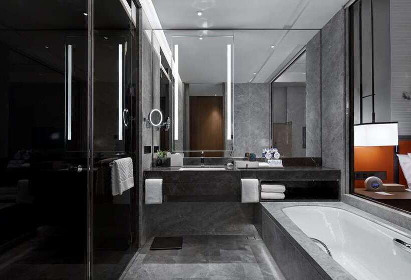 Номер Executive, Hilton Shanghai Hongqiao
