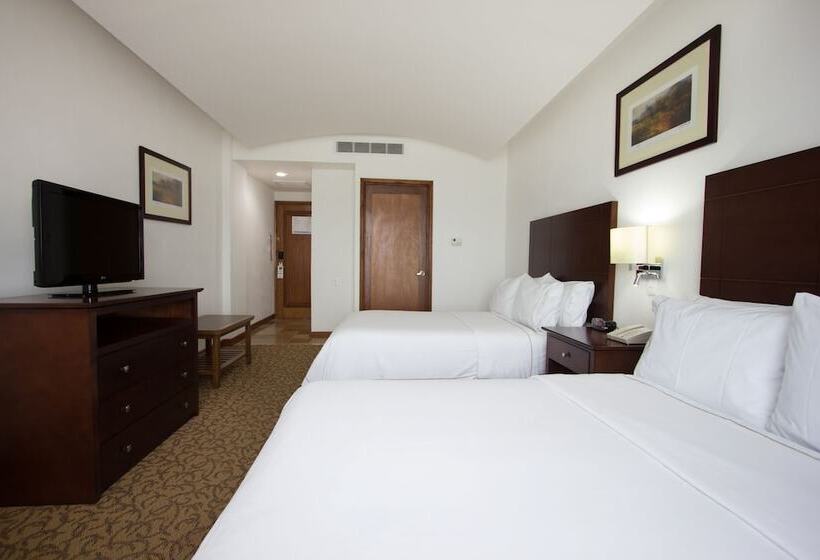 ２ダブルベッドのスタンダードルーム, Holiday Inn Express Nuevo Laredo, An Ihg