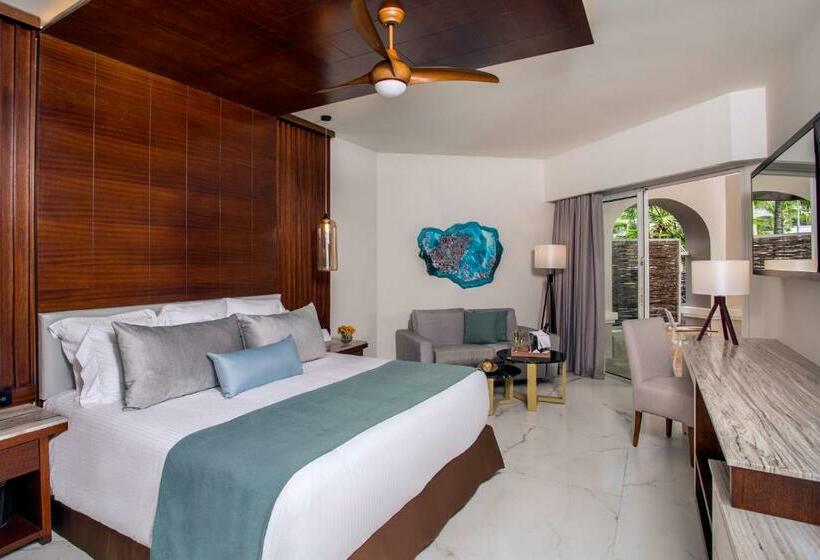小型套房侧面可观海景, Secrets Royal Beach Punta Cana - Adults Only - All Inclusive