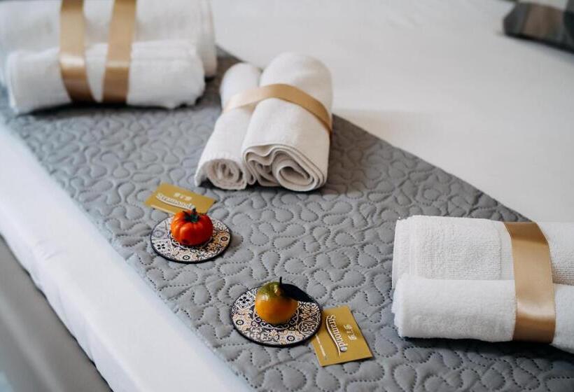 اتاق استاندارد سه نفره, B&b Stramondo