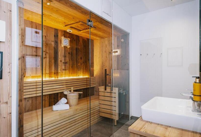 Люкс, Nikolaus By Avenida Panoramic Wellness Suites