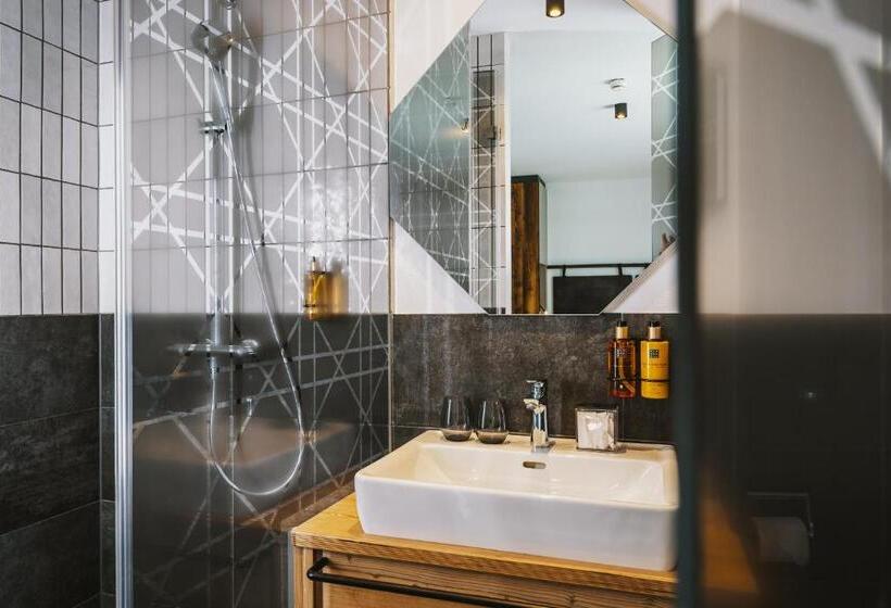 Люкс Deluxe 2 Спальни, Nikolaus By Avenida Panoramic Wellness Suites