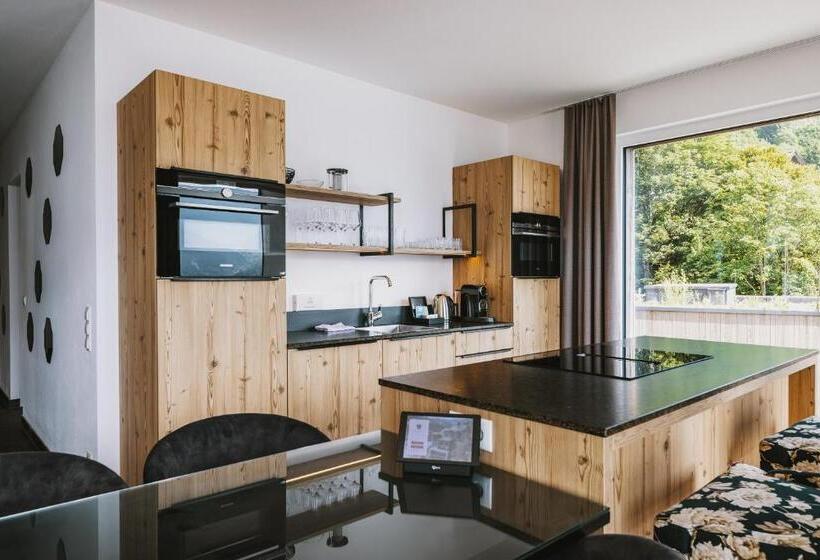 Люкс Deluxe 2 Спальни, Nikolaus By Avenida Panoramic Wellness Suites
