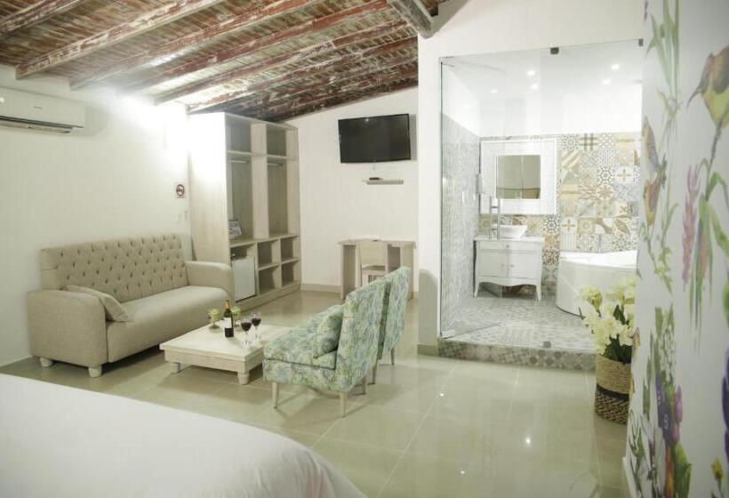 Deluxe Suite King Bed, Habana Real