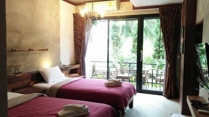 اتاق استاندارد با چشم‌انداز استخر, Windy Seaview Resort
