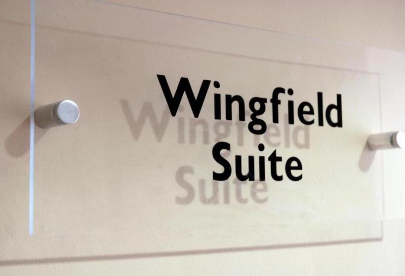 סוויטה, Antoinette Hotel Wimbledon