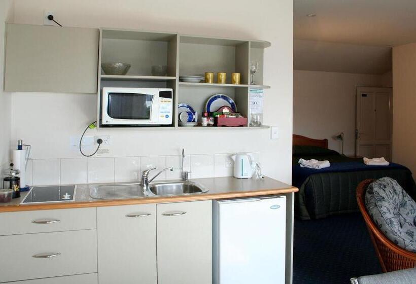 استودیوی استاندارد با چشم‌انداز دریا, Admirals View Lodge