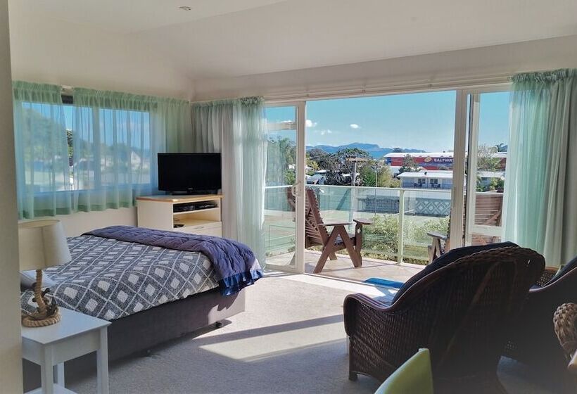 استودیوی استاندارد با چشم‌انداز دریا, Admirals View Lodge