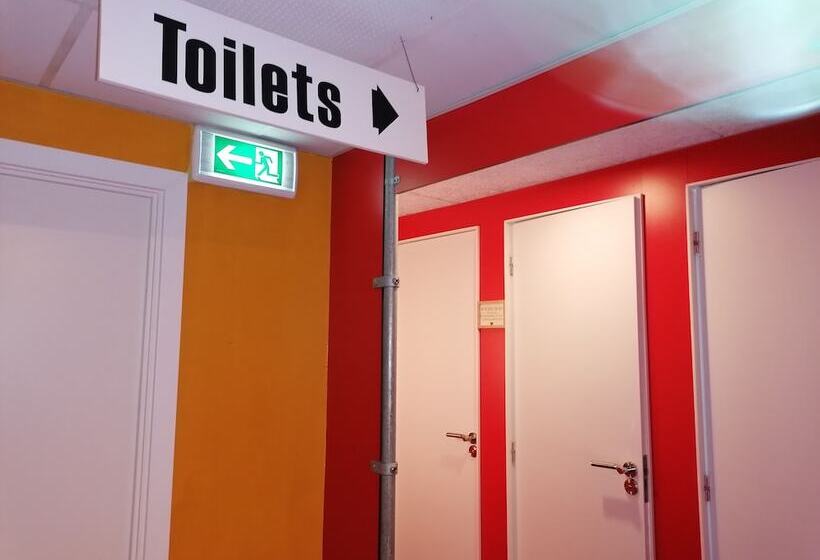 공용 욕실 구비 공동 객실 내의 침대, Copenhagen Downtown Hostel