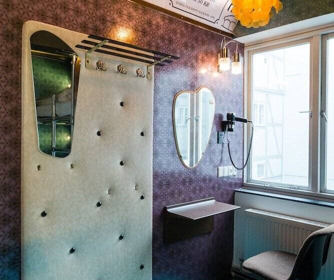 공용 욕실 구비 공동 객실 내의 침대, Copenhagen Downtown Hostel