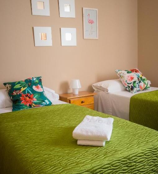 Номер Стандарт, Hostal El Convent De Moncada