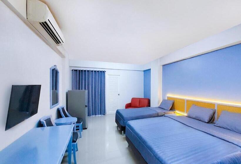 스탠다드 트리플 발코니 룸, Chateau Hotel & Apartments