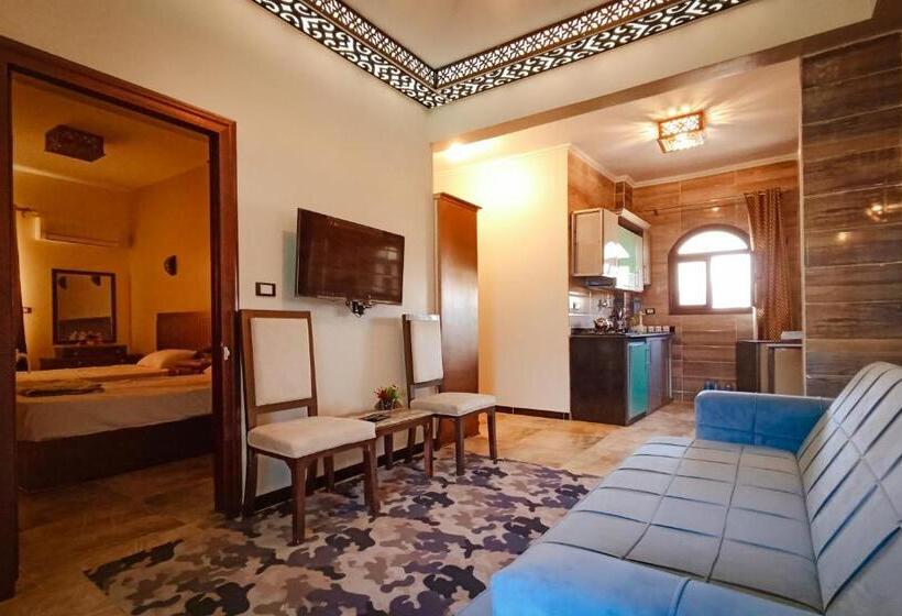 سوییت خانوادگی, Shabana House