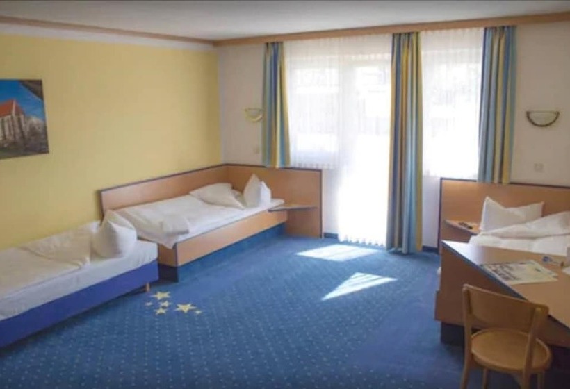 Номер Стандарт Трехместный, Sleep & Go Hotel Magdeburg
