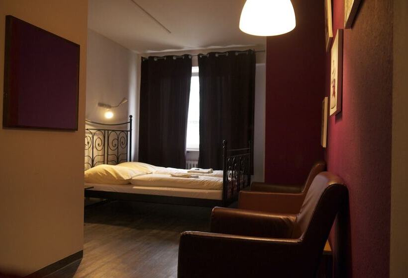 Номер Стандарт, Station Hostel For Backpackers