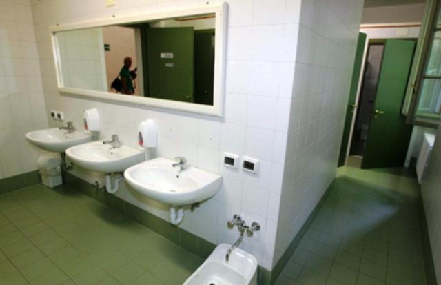 اتاق استاندارد سه تخته با سرویس بهداشتی مشترک, Student's Hostel Della Ghiara