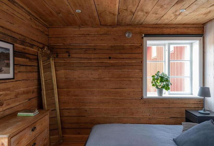 Дом 2 Спальни, Bergs Gård & Hållsvikens Gård