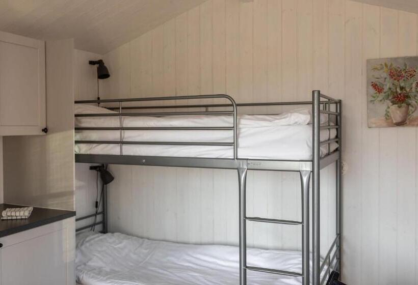 Дом 1 Спальня, Bergs Gård & Hållsvikens Gård