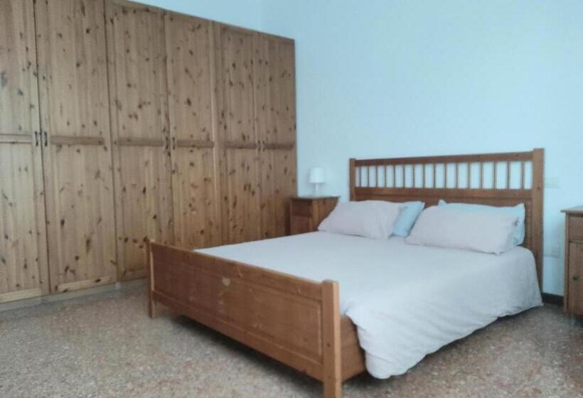 Дом 3 Спальни, B&b I Due Tigli