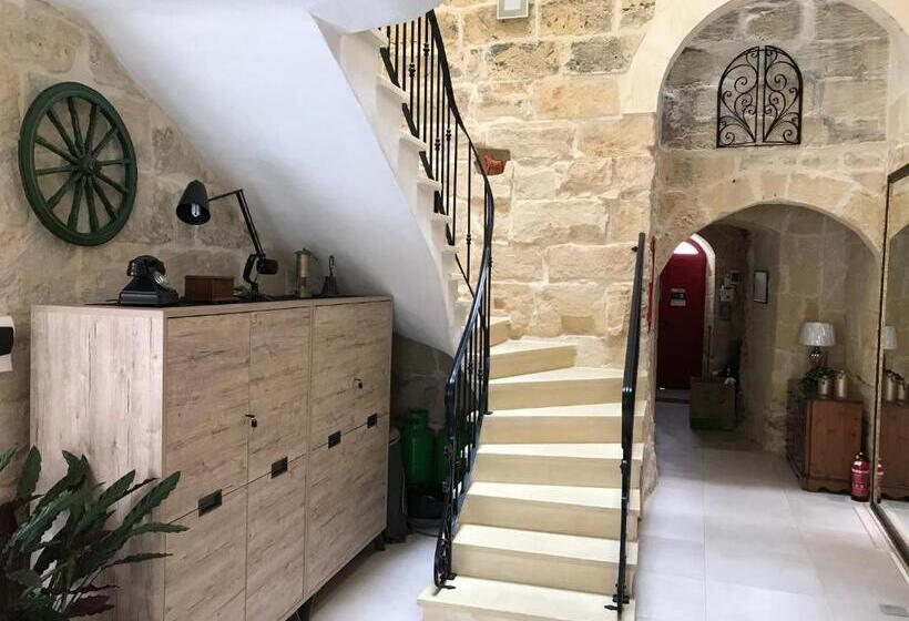 اتاق استاندارد با تراس, The Cloisters Bed And Breakfast