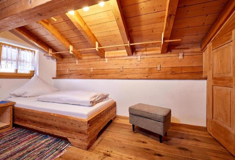 Четырехместный Номер Стандарт с Балконом, Appartements Gasthof Schleifmühle Unterammergau
