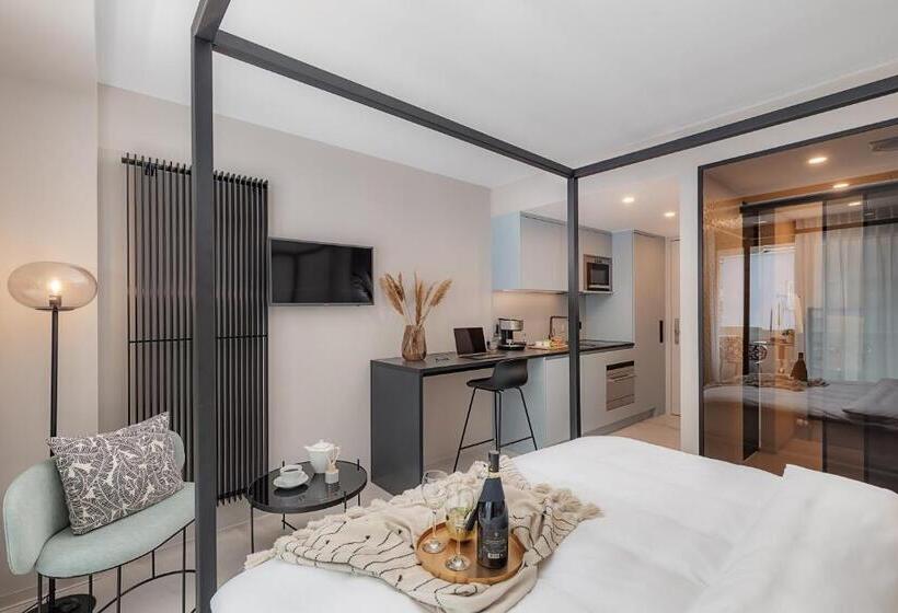 带露台的标准工作室, Visionapartments Basel Nauenstrasse   Contactless Check In