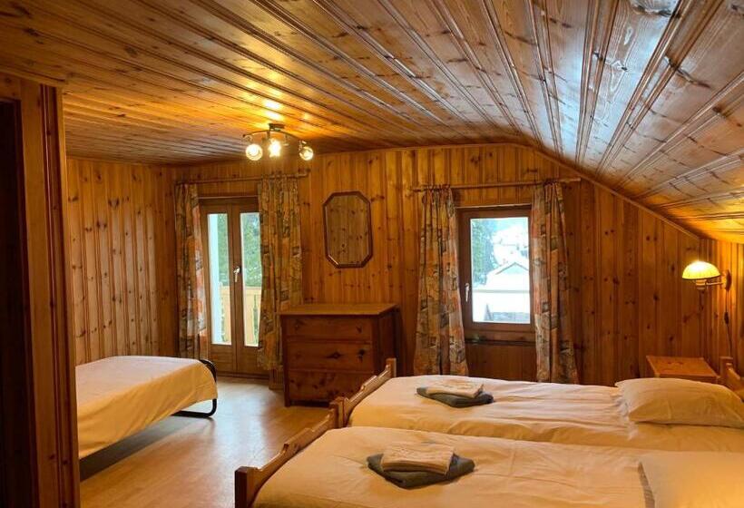 Трехместный Номер Стандарт с Балконом, Hôtel Restaurant Eden