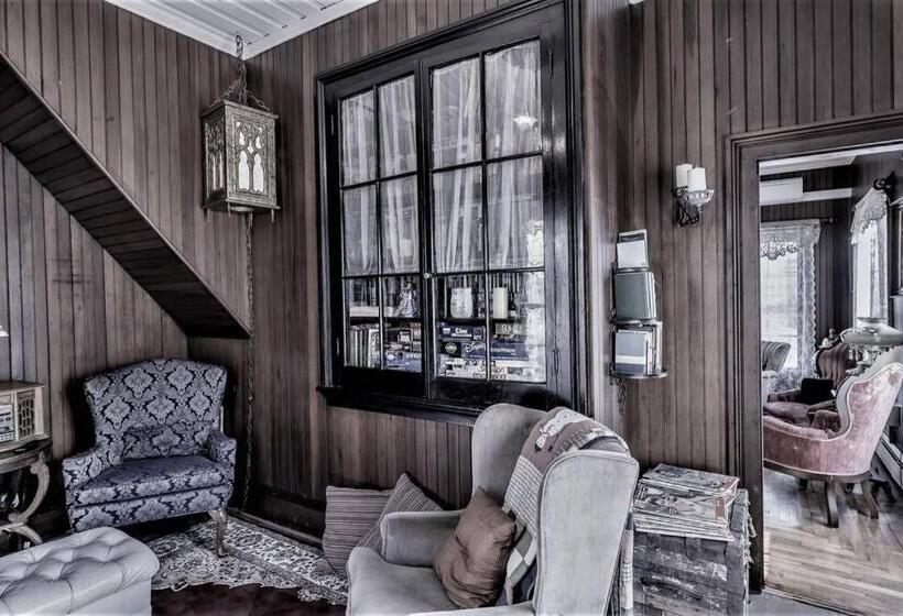 Номер Стандарт с Террасой, Historical John Rast House Circa 1875