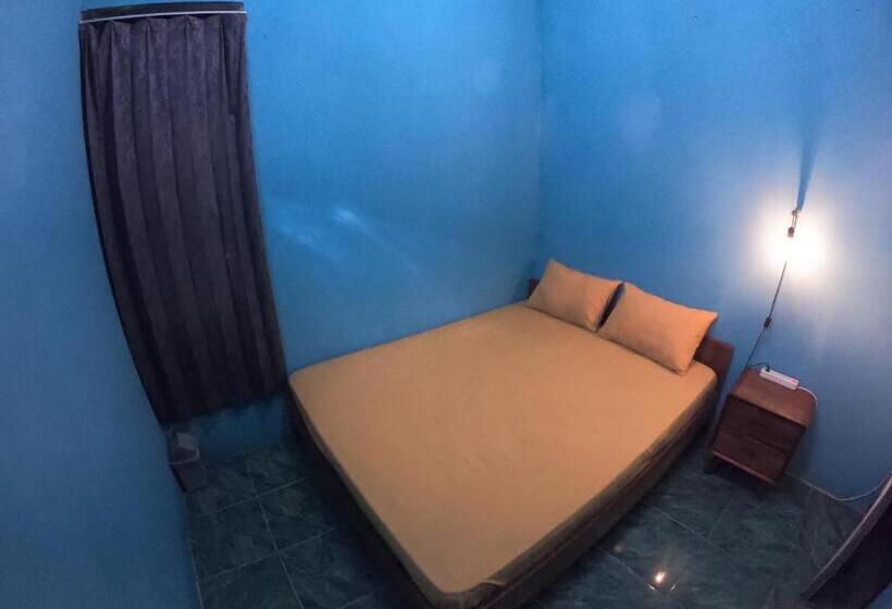 اتاق استاندارد, Owl Hostel Karimunjawa