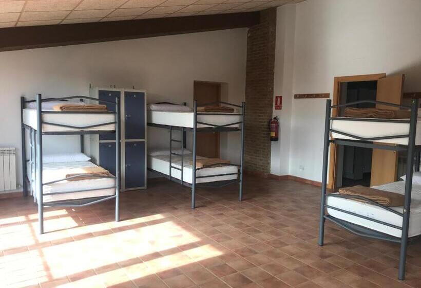 Кровать в Общей Комнате, Albergue De Castillazuelo