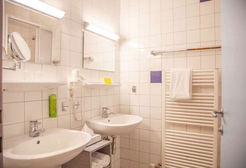 اتاق استاندارد چهار تخته, Jufa Hotel Kaprun