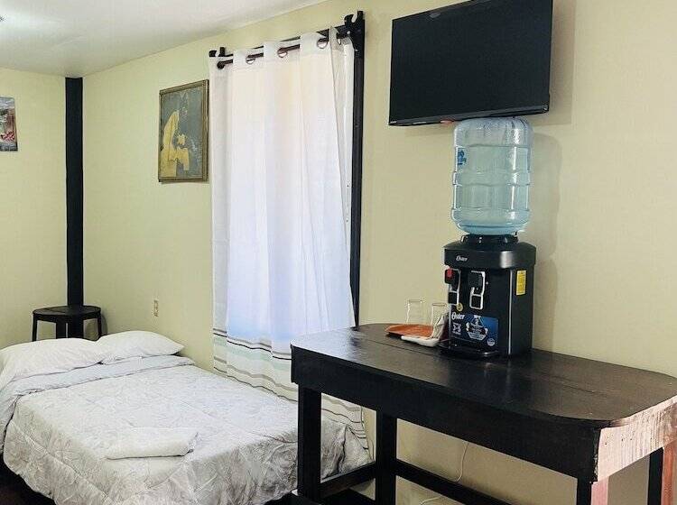 Habitación Familiar, La Delphina Bed And Breakfast Bar And Grill