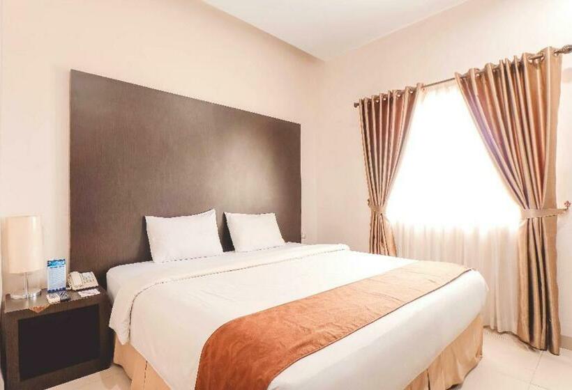 디럭스 룸 킹사이즈 침대, Saka Hotel Medan