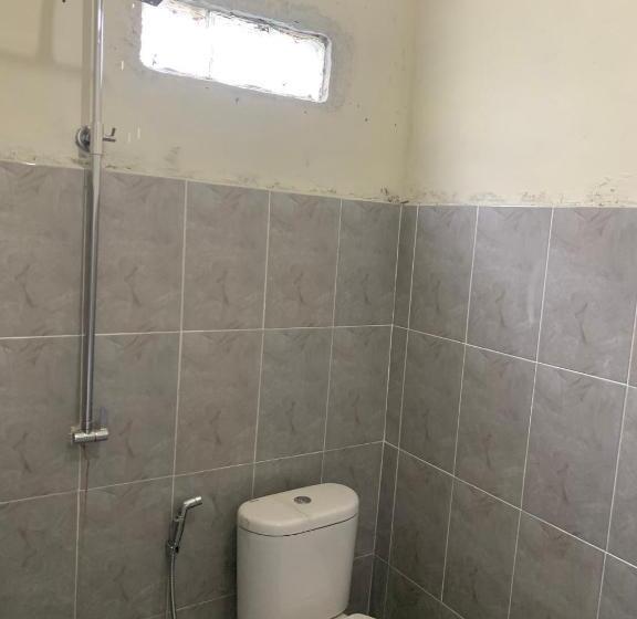 חדר משפחתי, Asoka Guest House